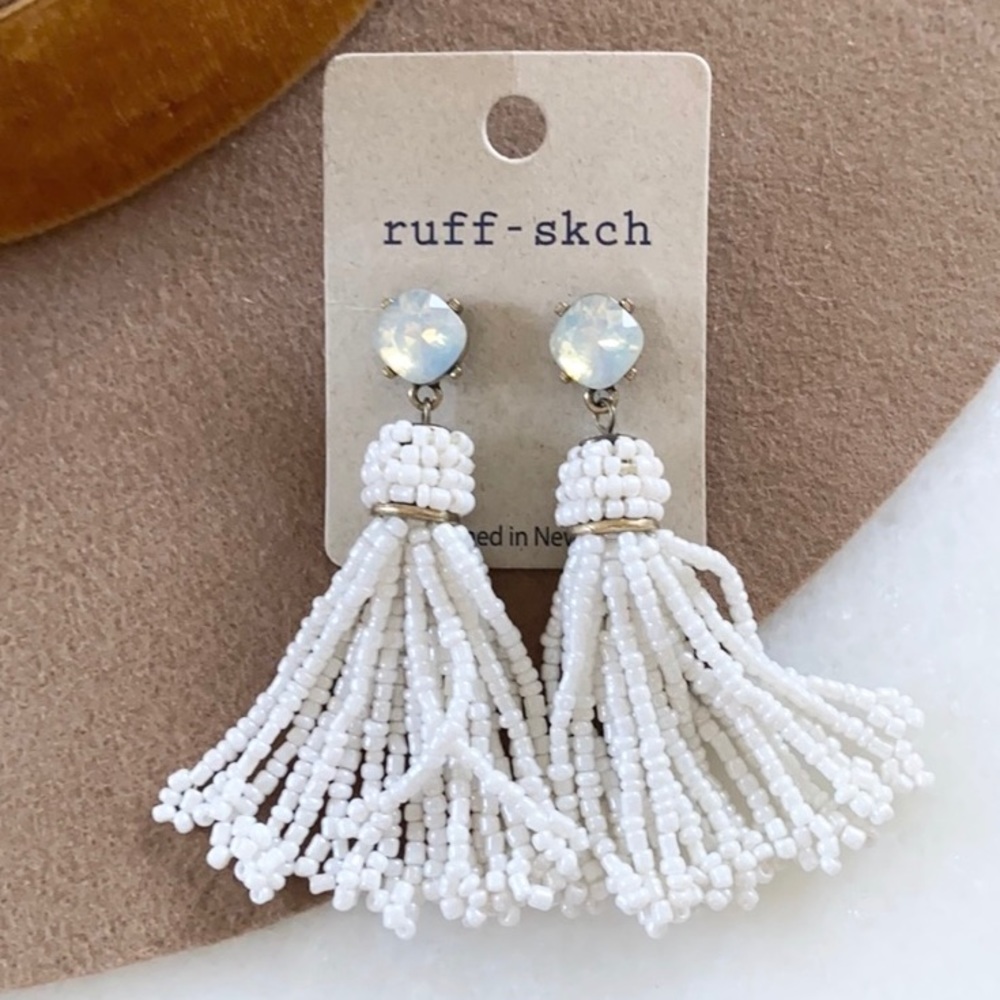 ❤️... Ruff Skch White Beaded Chandelier Earrings